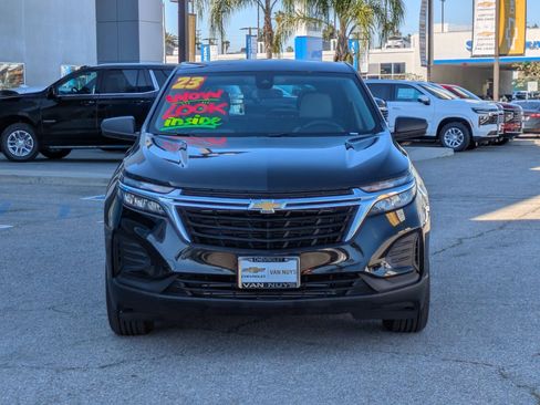 Used 2023 Chevrolet Equinox LS image 2