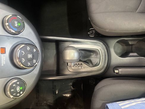 Used 2011 Kia Soul + w/ Audio Pkg FWD image 18