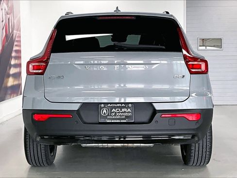 Used 2024 Volvo XC40 B5 Core AWD/4WD image 5
