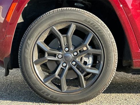 Used 2023 Jeep Grand Cherokee 30th Anniversary image 27