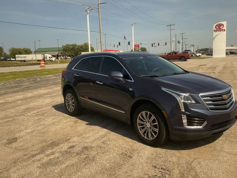 Used 2018 Cadillac XT5 Luxury w/ Driver Awareness Package image 2
