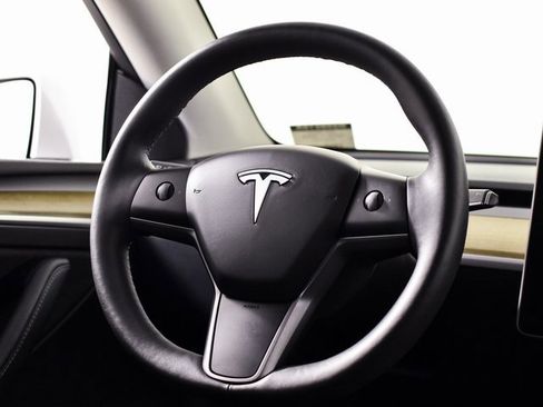 Used 2023 Tesla Model Y Long Range image 23