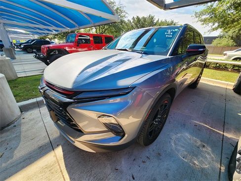 Used 2023 Chevrolet Blazer LT FWD image 3