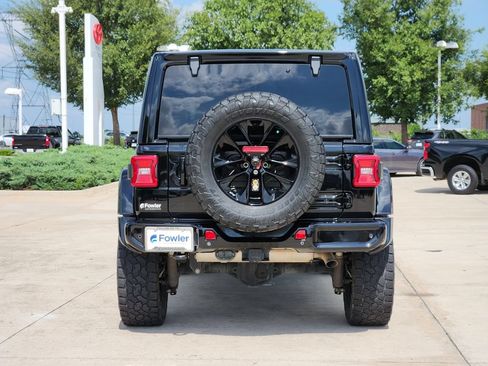 Used 2021 Jeep Wrangler Unlimited Sahara AWD/4WD image 6