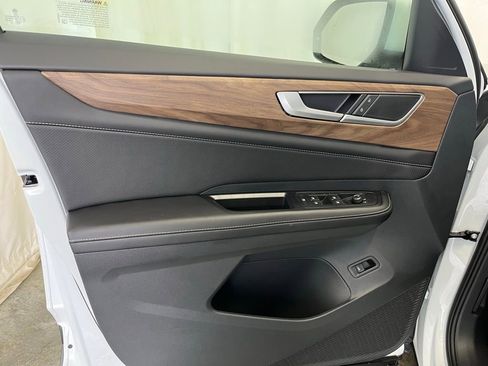 New 2026 Volkswagen Atlas SE image 9