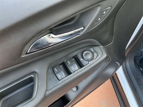 Used 2023 Chevrolet Equinox RS image 23