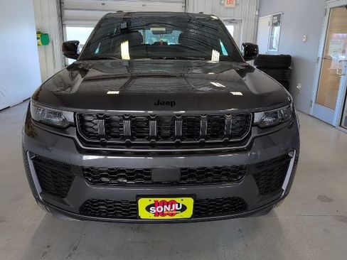 New 2026 Jeep Grand Cherokee Altitude AWD/4WD image 8