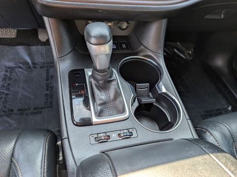 Used 2019 Toyota Highlander Limited image 20