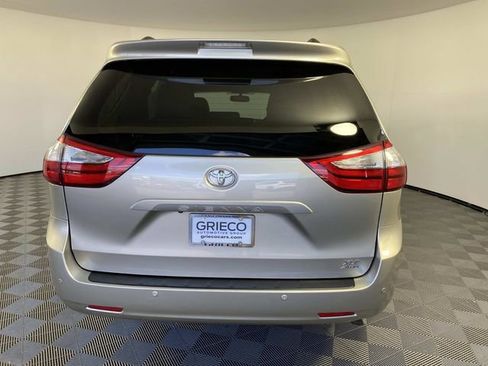 Used 2017 Toyota Sienna XLE w/ XLE Navigation Package AWD/4WD image 7