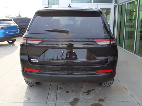 New 2025 Jeep Grand Cherokee Limited w/ Trailer Tow Package image 7