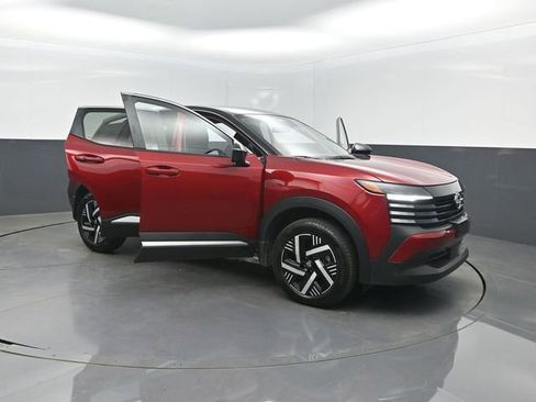 Used 2025 Nissan Kicks SV image 36