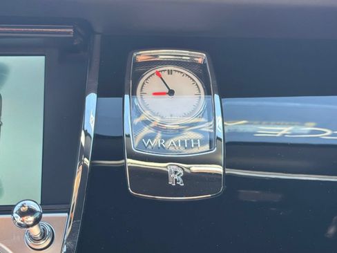 Used 2016 Rolls-Royce Wraith RWD image 27