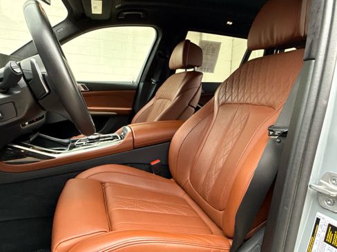 Certified 2024 BMW X7 xDrive40i w/ Executive Package image 10