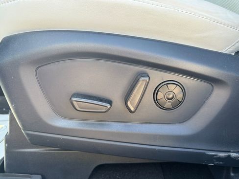 Used 2025 Ford Explorer Platinum w/ LUX Leather Package AWD/4WD image 21