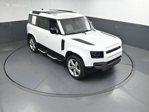 Used 2023 Land Rover Defender 110 X-Dynamic SE image 39