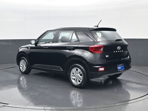 Certified 2026 Hyundai Venue SE image 7