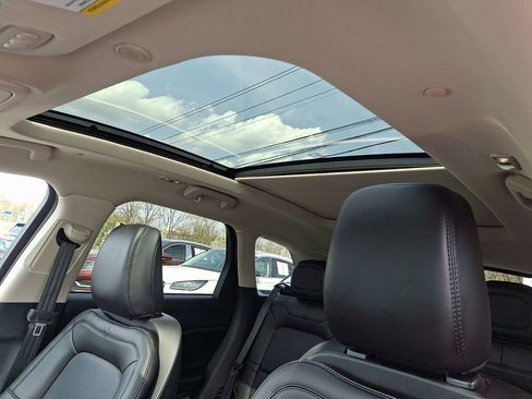 Used 2024 Lincoln Corsair Reserve w/ Equipment Group 201A image 14