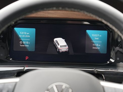 Used 2025 Volkswagen Atlas SE image 28