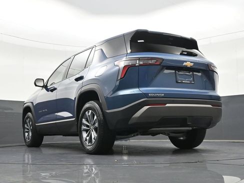 Used 2025 Chevrolet Equinox LT w/ Safety and Technology Package FWD image 32