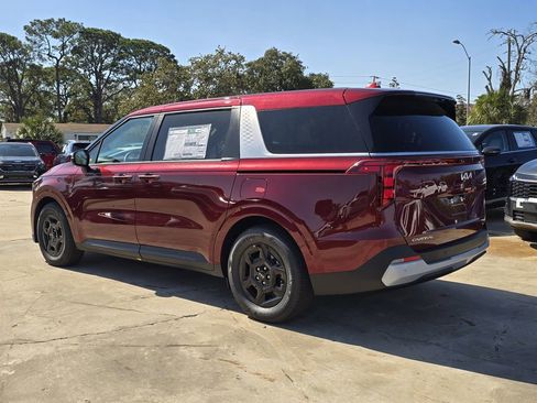 New 2026 Kia Carnival FWD image 6