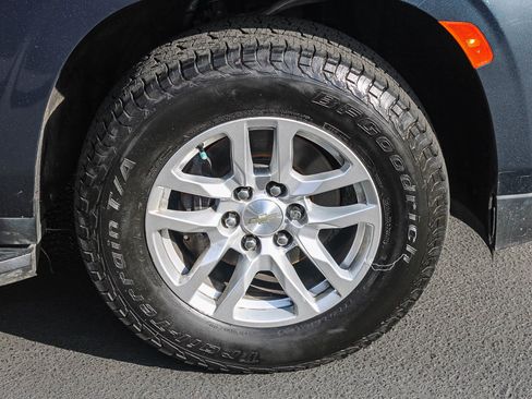 Used 2021 Chevrolet Suburban LT image 11