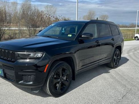 Used 2023 Jeep Grand Cherokee L Laredo AWD/4WD image 7