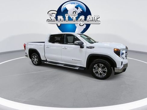 Used 2023 GMC Sierra 1500 SLE image 2