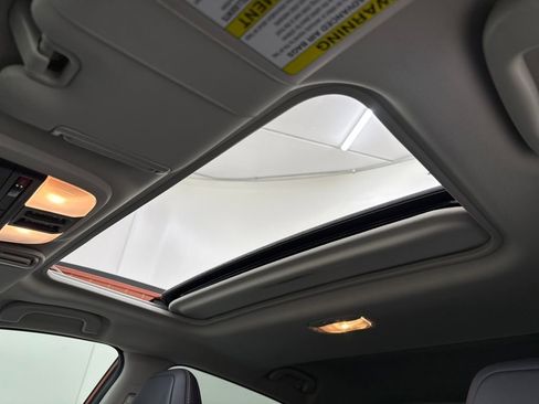 Used 2025 Subaru Crosstrek 2.5i Limited image 21