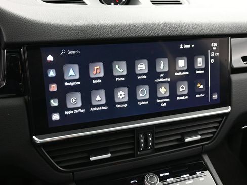 Certified 2022 Porsche Cayenne AWD/4WD image 21