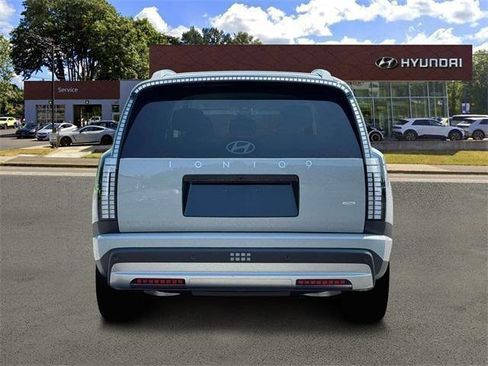New 2026 Hyundai Ioniq 9 SE image 6