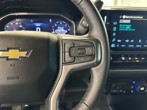 Used 2025 Chevrolet Silverado 2500 LTZ w/ LTZ Convenience Package image 19