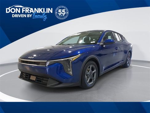 Used 2025 Kia K4 LXS image 1