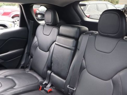 Used 2019 Jeep Cherokee Limited w/ Luxury Group AWD/4WD image 13