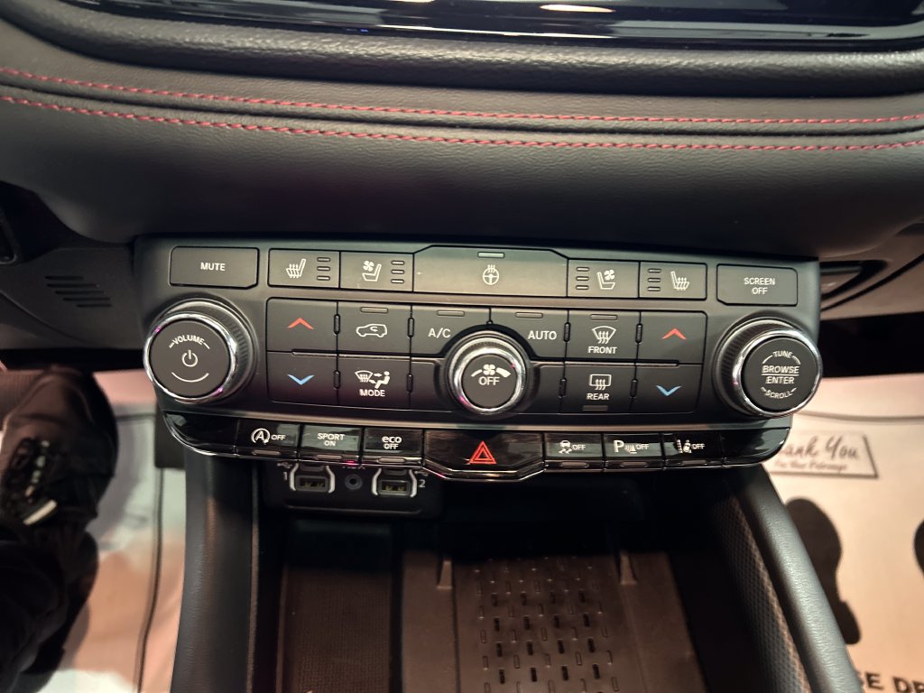 Used 2025 Dodge Durango GT AWD/4WD image 19