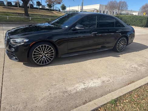 Used 2023 Mercedes-Benz S 500 4MATIC image 2
