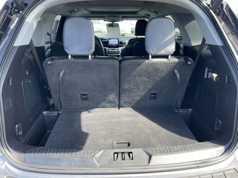 Used 2021 Ford Explorer XLT w/ Equipment Group 202A AWD/4WD image 10