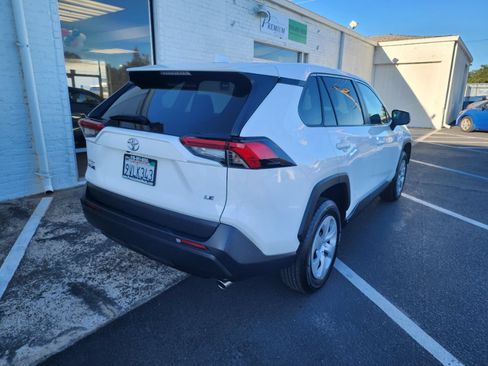 Used 2023 Toyota RAV4 LE FWD image 4
