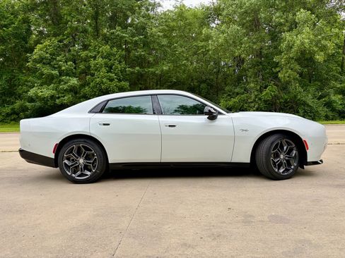 New 2026 Dodge Charger R/T AWD/4WD image 8