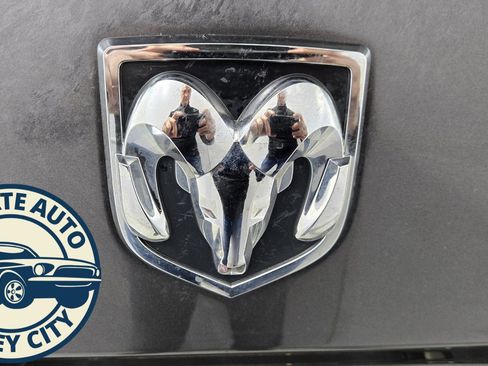 Used 2018 RAM 2500 Tradesman w/ Snow Chief Group image 27