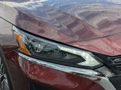 Certified 2024 Nissan Altima 2.5 SV FWD image 10