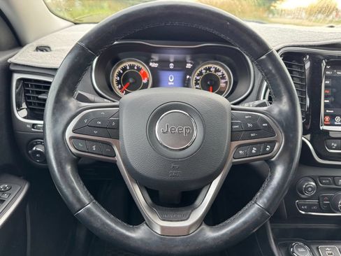 Used 2021 Jeep Cherokee Limited w/ Trailer Tow Group AWD/4WD image 7