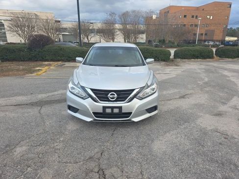 Used 2018 Nissan Altima 2.5 S w/ S Convenience Package image 5