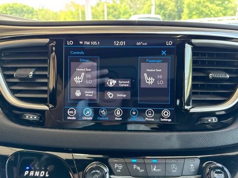 Used 2020 Chrysler Pacifica Touring-L w/ Advanced Safetytec Group AWD/4WD image 19