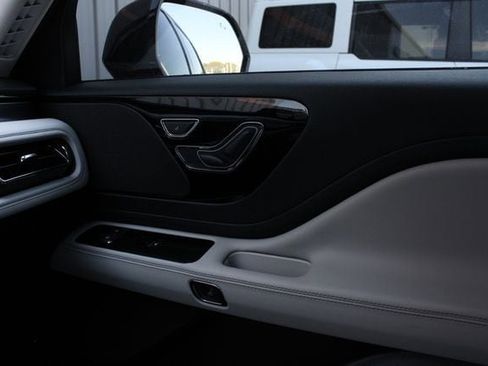 New 2026 Lincoln Aviator AWD image 49