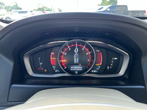 Used 2015 Volvo XC60 T5 Premier w/ Proximity Package FWD image 18