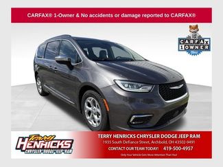 Used 2023 Chrysler Pacifica Limited FWD video 1