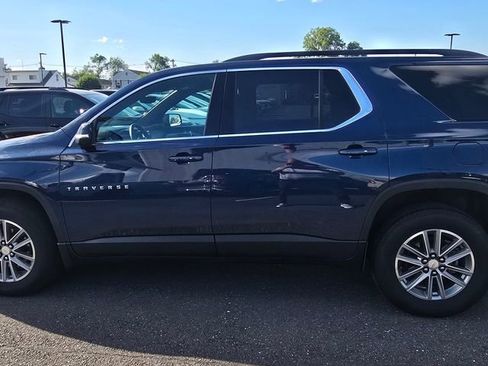 Used 2023 Chevrolet Traverse LT w/ Rear Camera Mirror Package AWD/4WD image 7