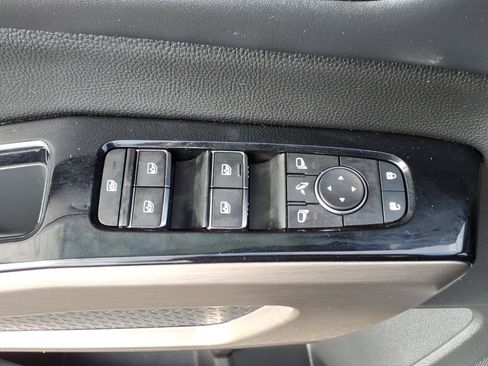 Used 2023 Nissan Pathfinder Platinum AWD/4WD image 23