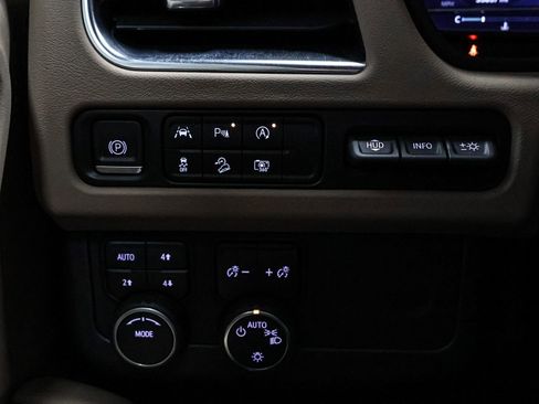 Used 2023 Chevrolet Suburban Premier w/ Premium Package 2 image 33