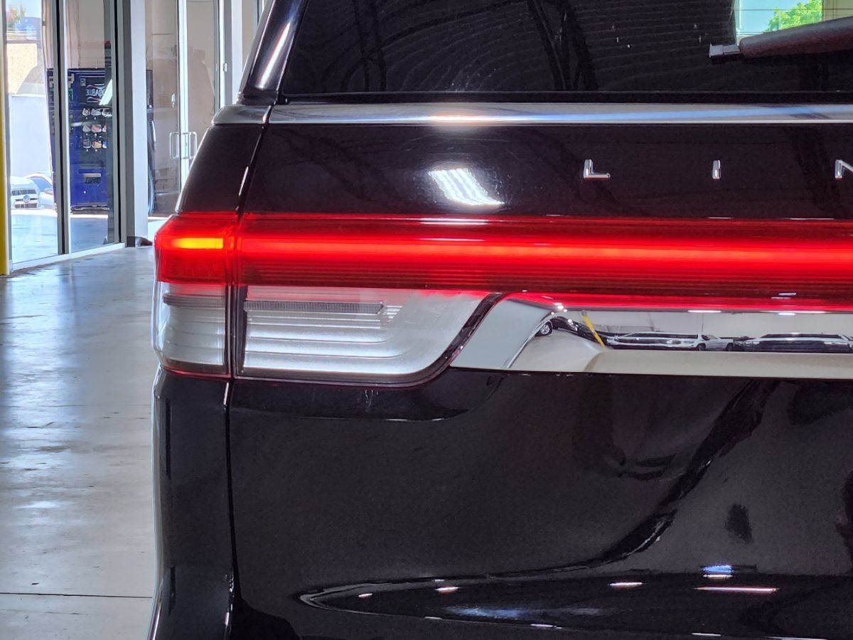 Used 2022 Lincoln Navigator Reserve AWD/4WD image 20
